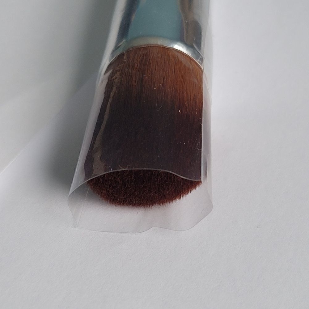Anastasia Beverly Hills A30 Pro Brush Domed Kabuki Brush - Picture 6 of 6